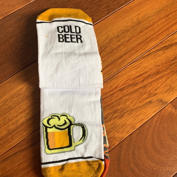 Cold beer men’s socks - Picture 2 of 6